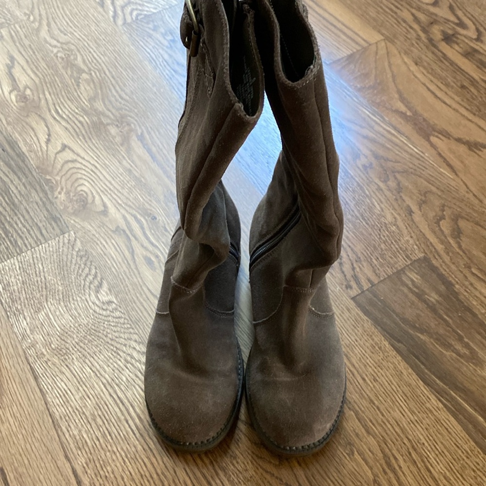 Merona Suede Boot - Picture 2 of 8